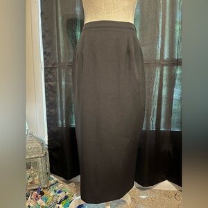 Chic Black Polyester Skirt